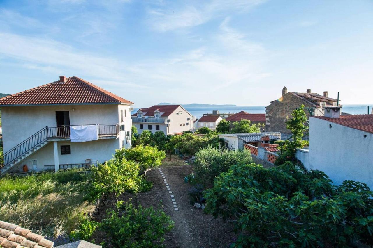Garden Apartments Komiža Extérieur photo