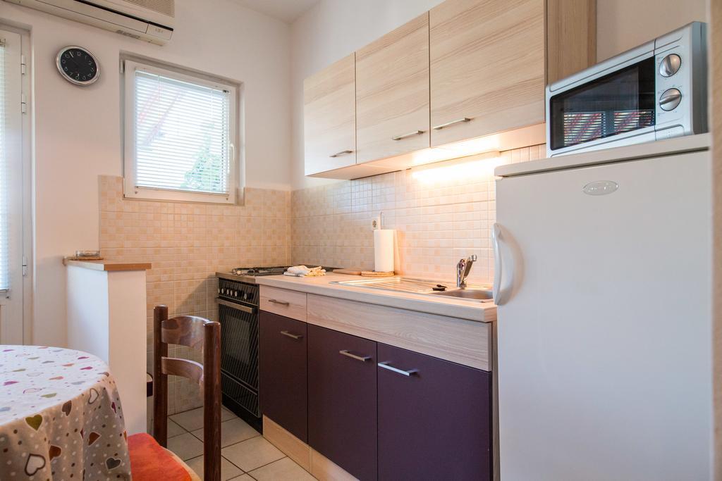 Garden Apartments Komiža Extérieur photo