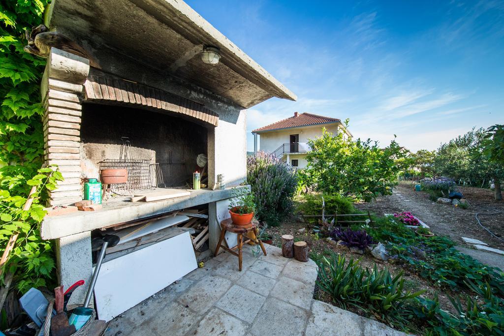 Garden Apartments Komiža Extérieur photo